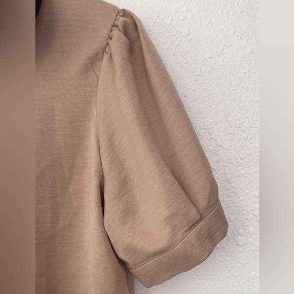 Dazy champagne collared button front blouse size large - Picture 2 of 6